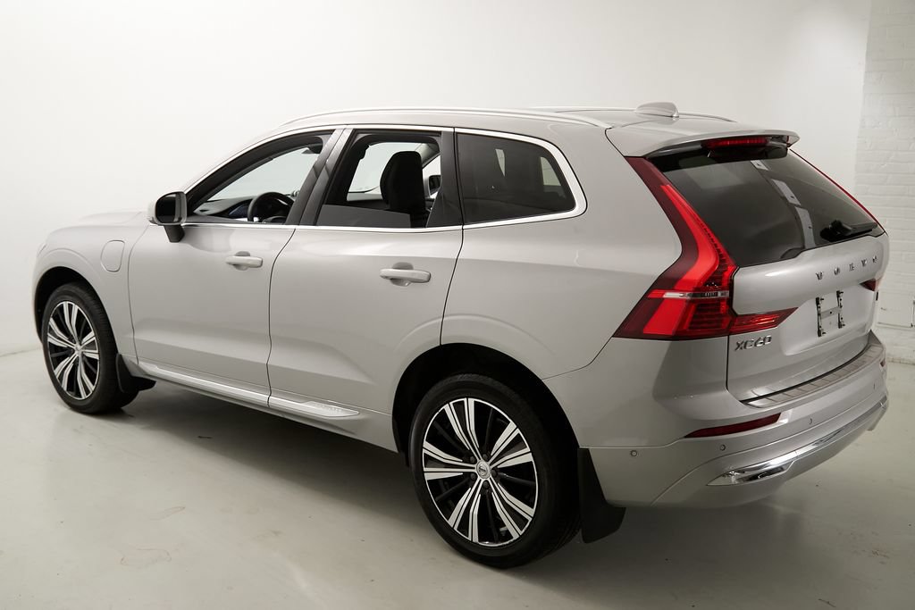 Certified 2023 Volvo XC60 T8 Ultimate w/ Climate Package AWD/4WD image 7