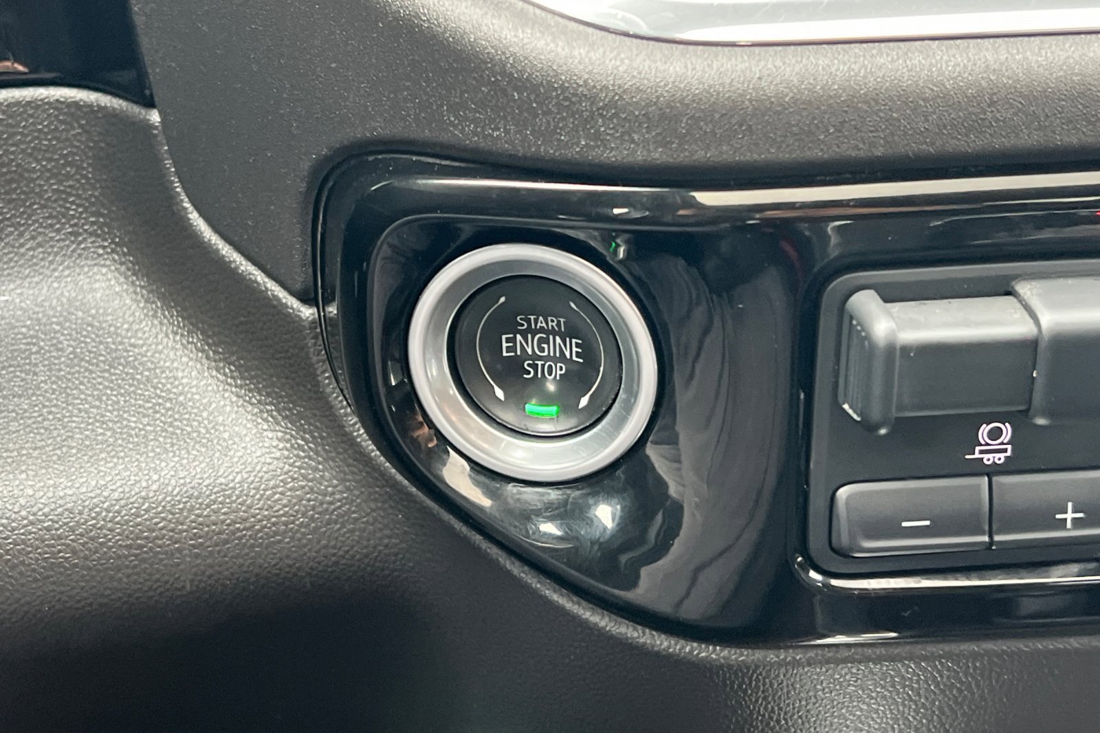 Used 2024 GMC Sierra 1500 SLT w/ SLT Premium Plus Package image 34