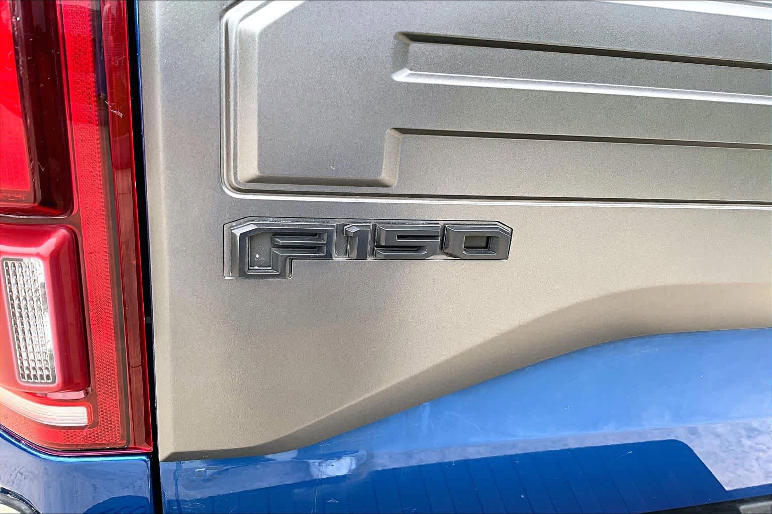 Used 2017 Ford F150 Raptor w/ Equipment Group 802A Luxury AWD/4WD image 11