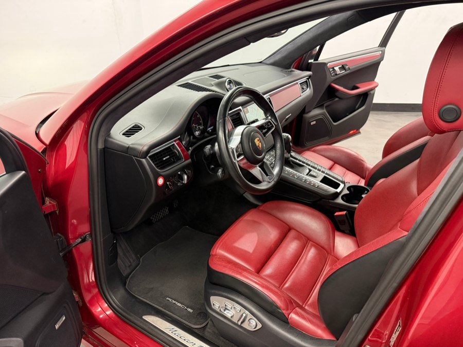 Used 2015 Porsche Macan Turbo w/ Premium Package Plus AWD/4WD image 42
