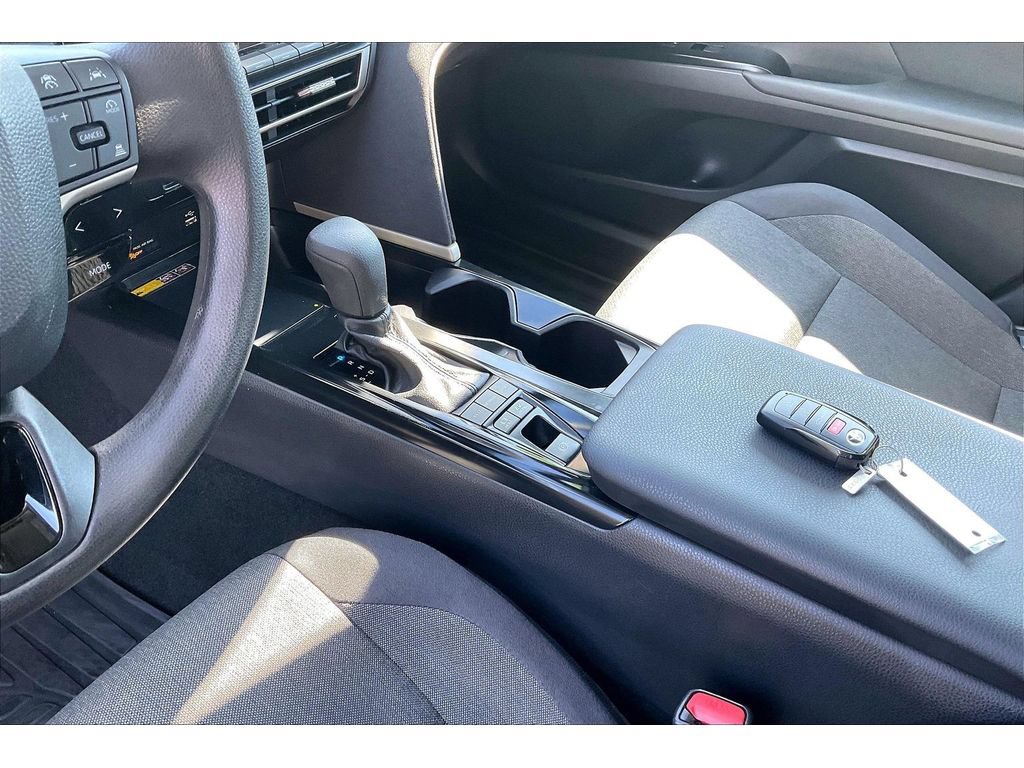 Used 2025 Toyota Camry LE w/ Convenience Package AWD/4WD image 16
