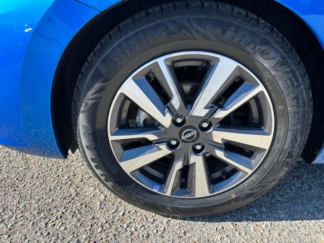 Used 2023 Nissan Versa SV image 9