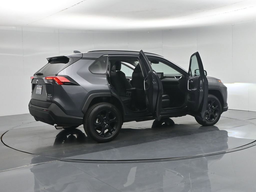 Used 2022 Toyota RAV4 XLE Premium AWD/4WD image 6