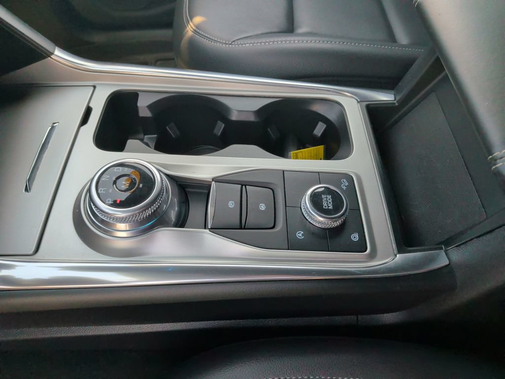 Certified 2020 Ford Explorer XLT w/ Equipment Group 202A AWD/4WD image 23