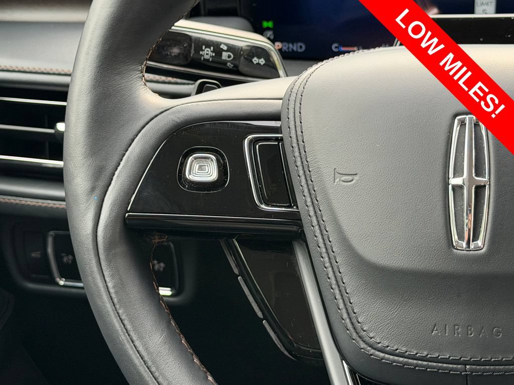 Used 2025 Lincoln Aviator Reserve AWD/4WD image 19