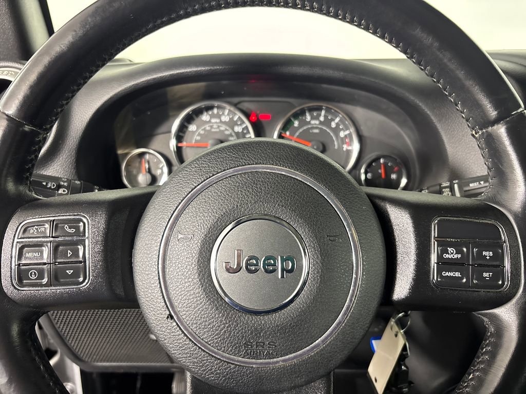 Used 2016 Jeep Wrangler Unlimited Sahara w/ Connectivity Group image 13
