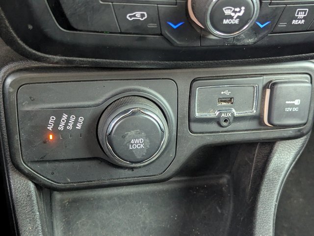 Used 2020 Jeep Renegade Altitude image 16