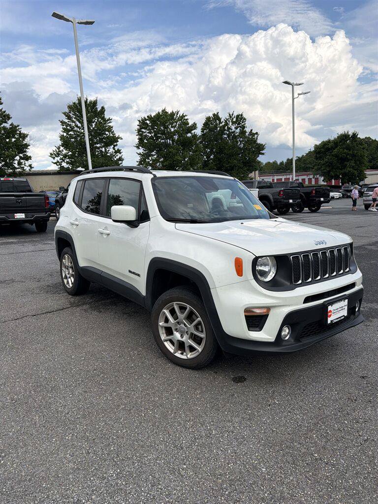 Used 2019 Jeep Renegade Latitude AWD/4WD image 3