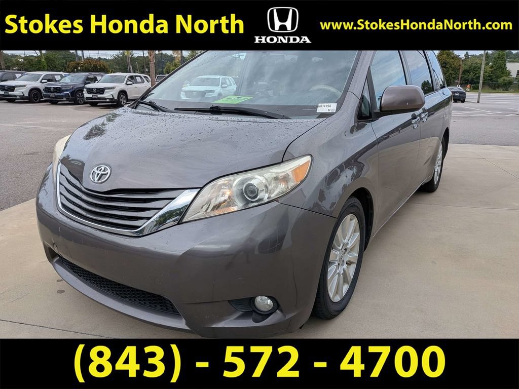Used 2013 Toyota Sienna XLE w/ Entertainment Pkg AWD/4WD image 8