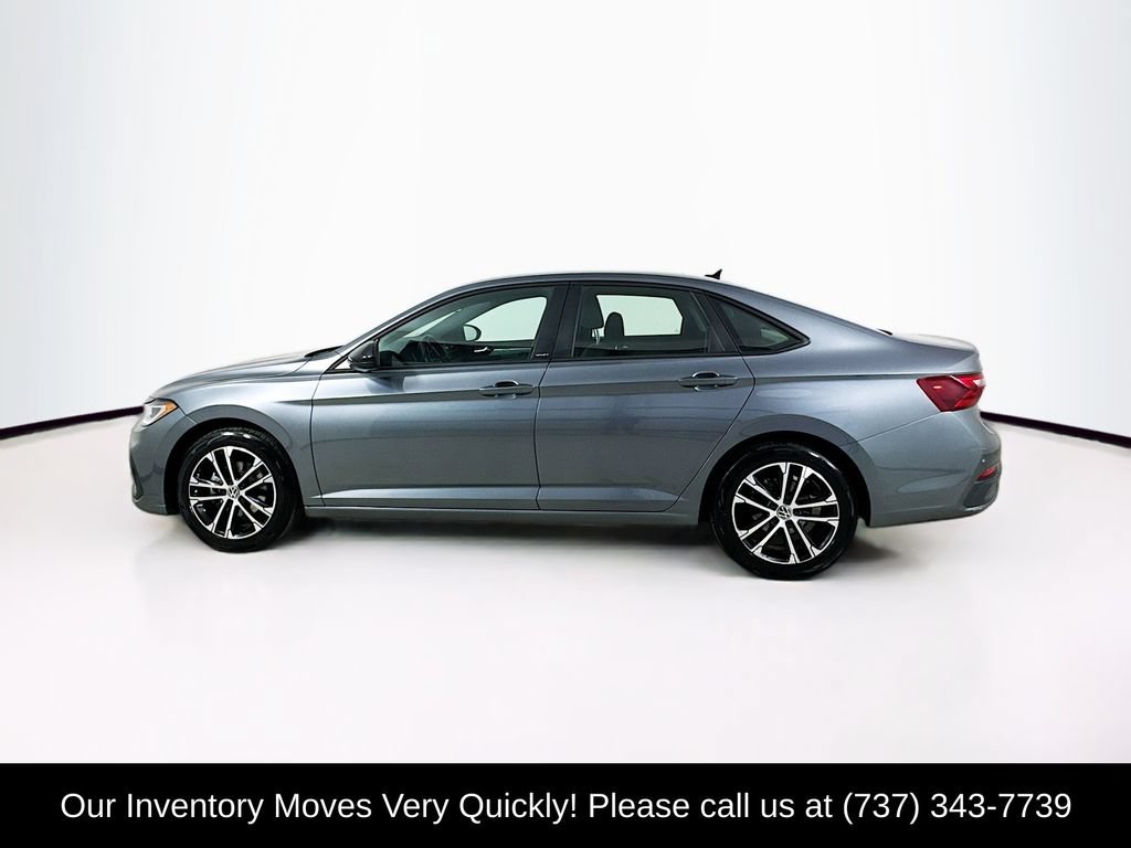 Used 2025 Volkswagen Jetta Sport FWD image 4