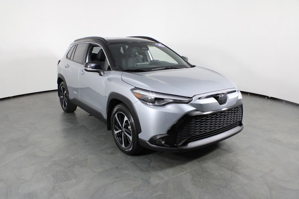 Used 2025 Toyota Corolla Cross AWD Hybrid w/ Convenience Package image 4
