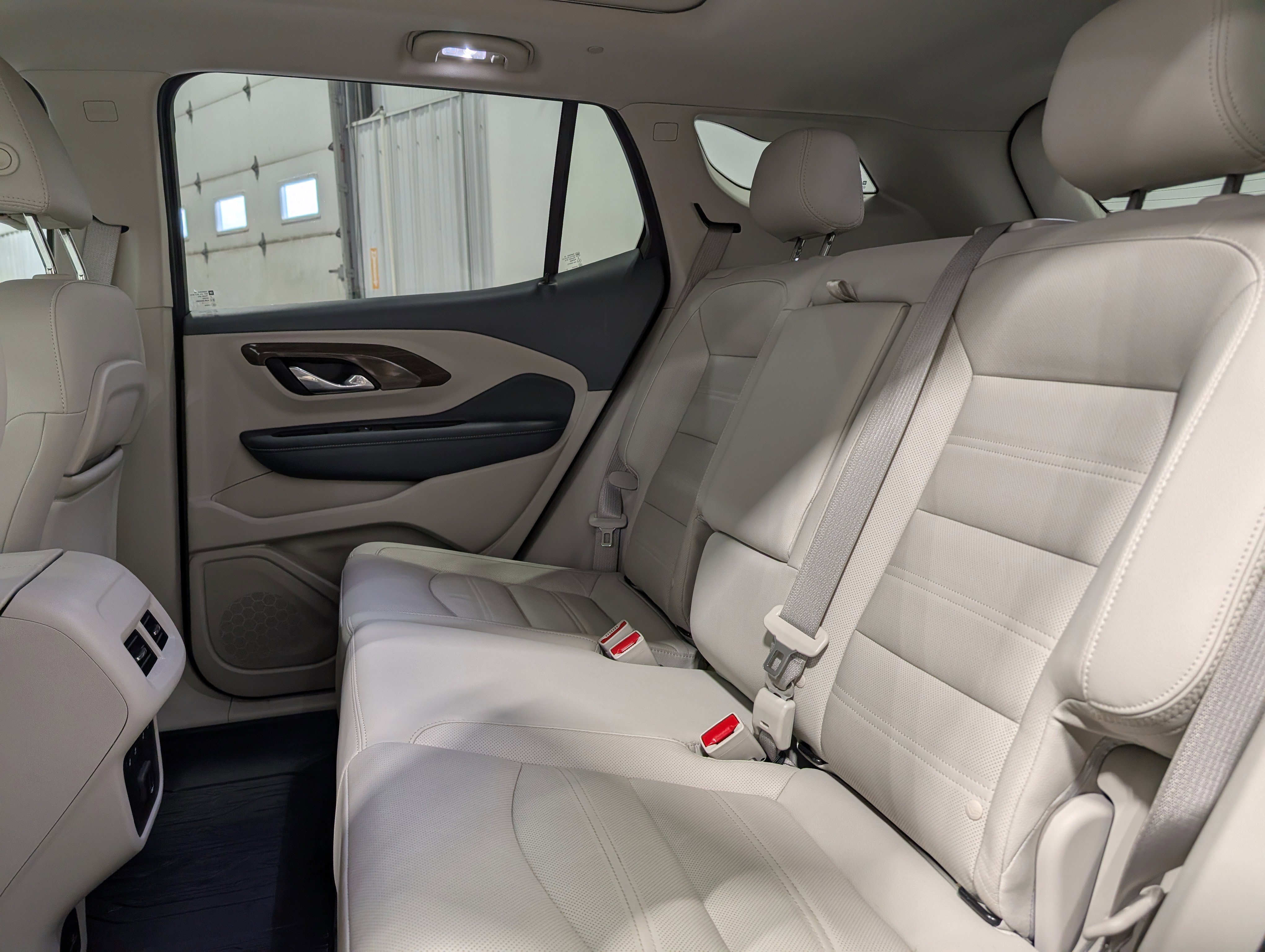 Used 2023 GMC Terrain Denali w/ Denali Premium Package image 15