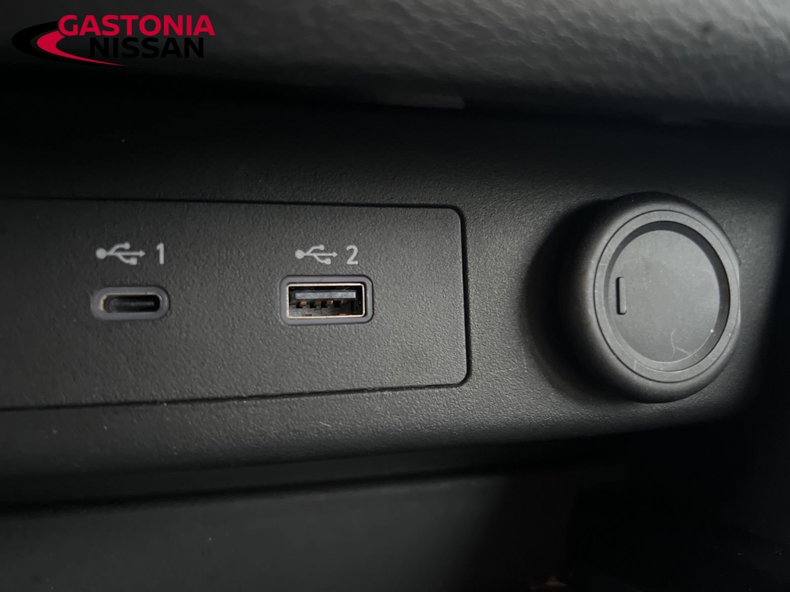 Used 2023 Nissan Rogue SV image 46