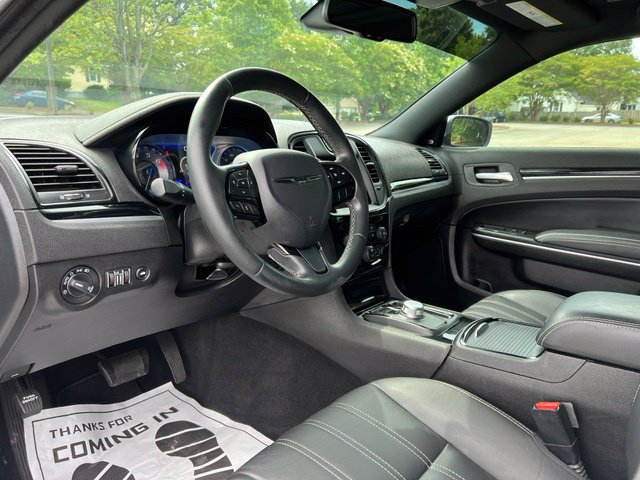 Used 2019 Chrysler 300 S w/ S Model Appearance Package RWD image 11