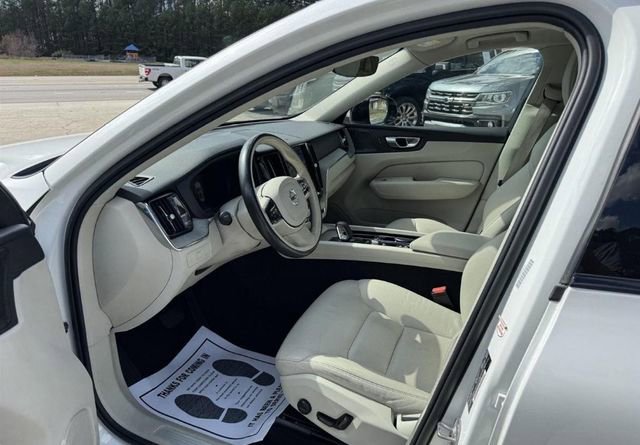 Used 2023 Volvo XC60 B5 Plus AWD/4WD image 2
