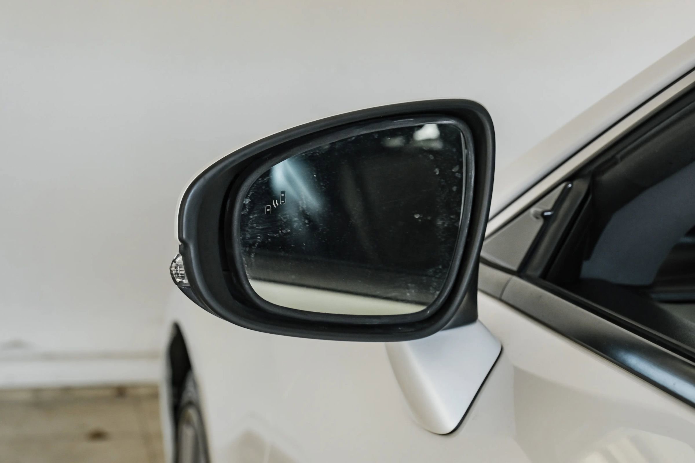 Used 2016 Lexus RC 350 w/ Luxury Package RWD image 32