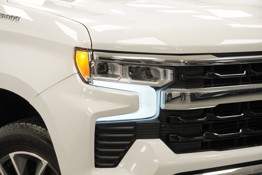 Used 2024 Chevrolet Silverado 1500 LT AWD/4WD image 32
