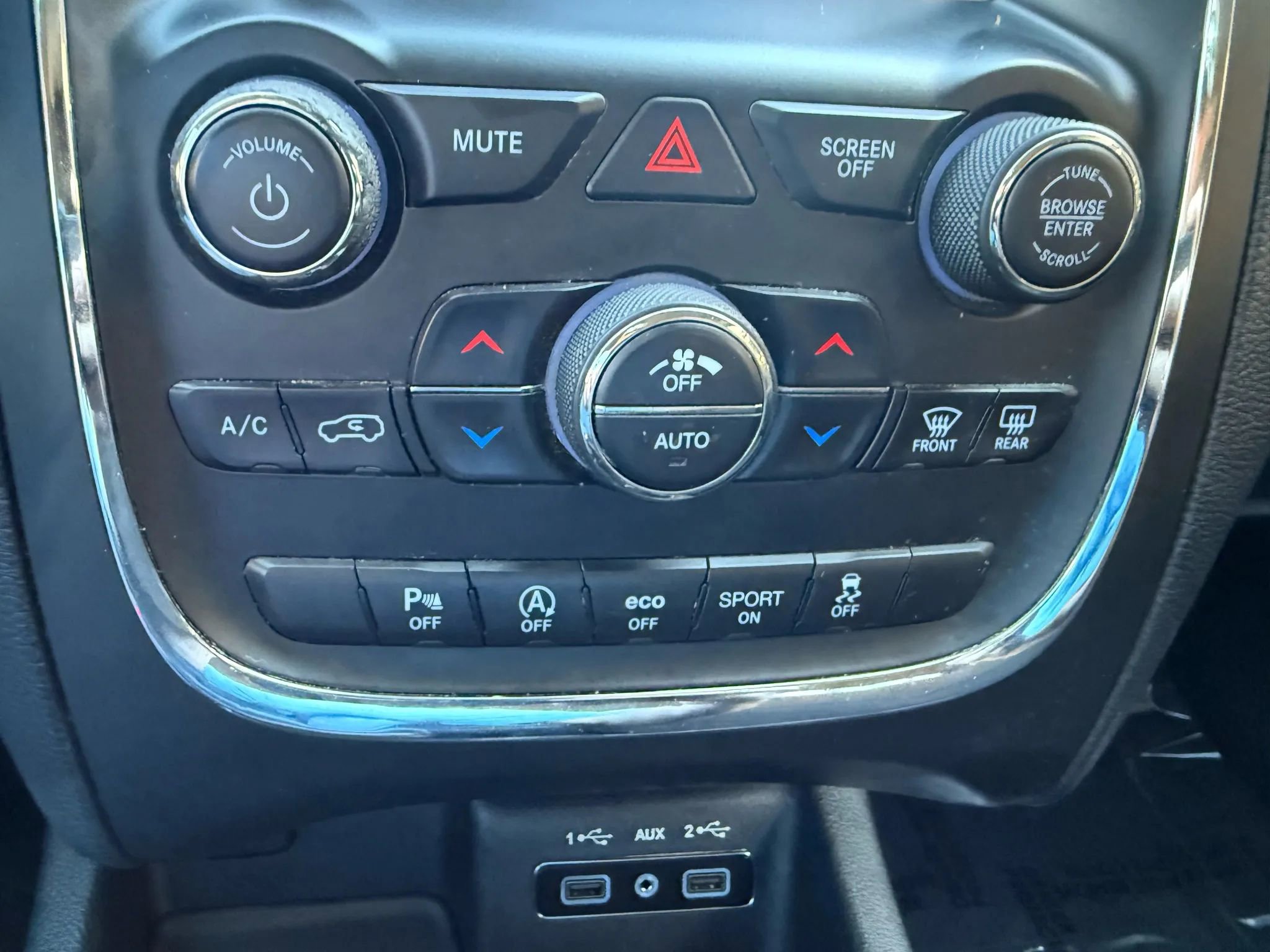 Used 2018 Dodge Durango SXT w/ Quick Order Package 2BB image 19