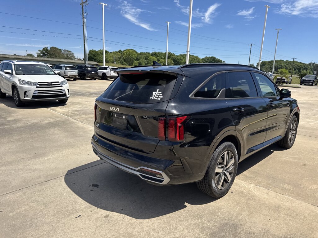 Certified 2023 Kia Sorento EX w/ Panoramic Sunroof Package image 17