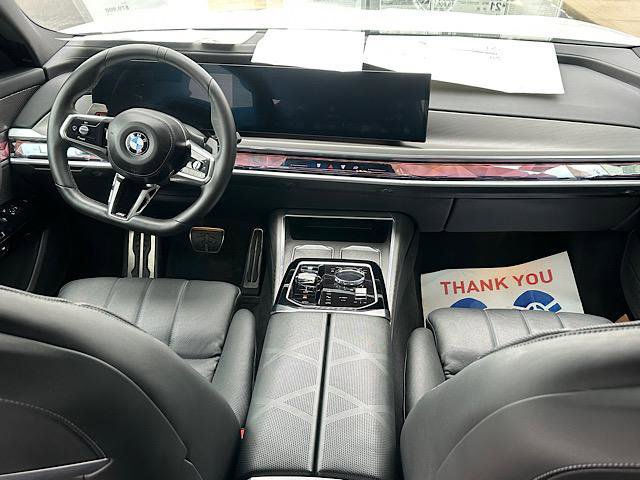 Certified 2023 BMW 760i xDrive image 25