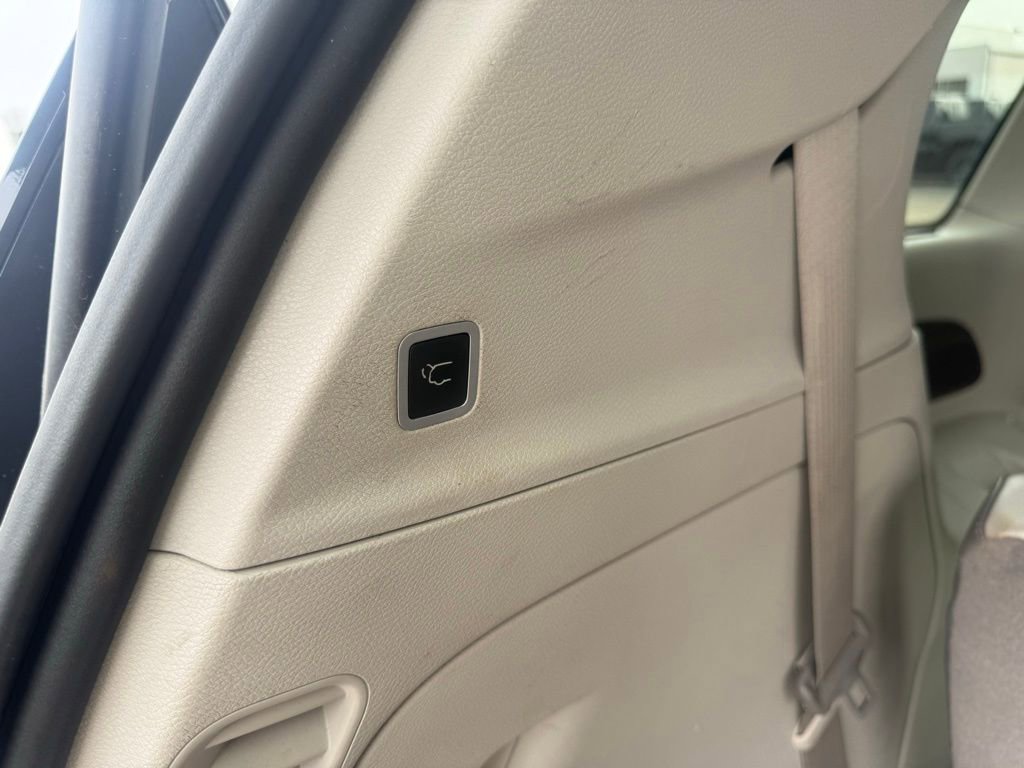 Used 2018 Chrysler Pacifica Touring-L image 49