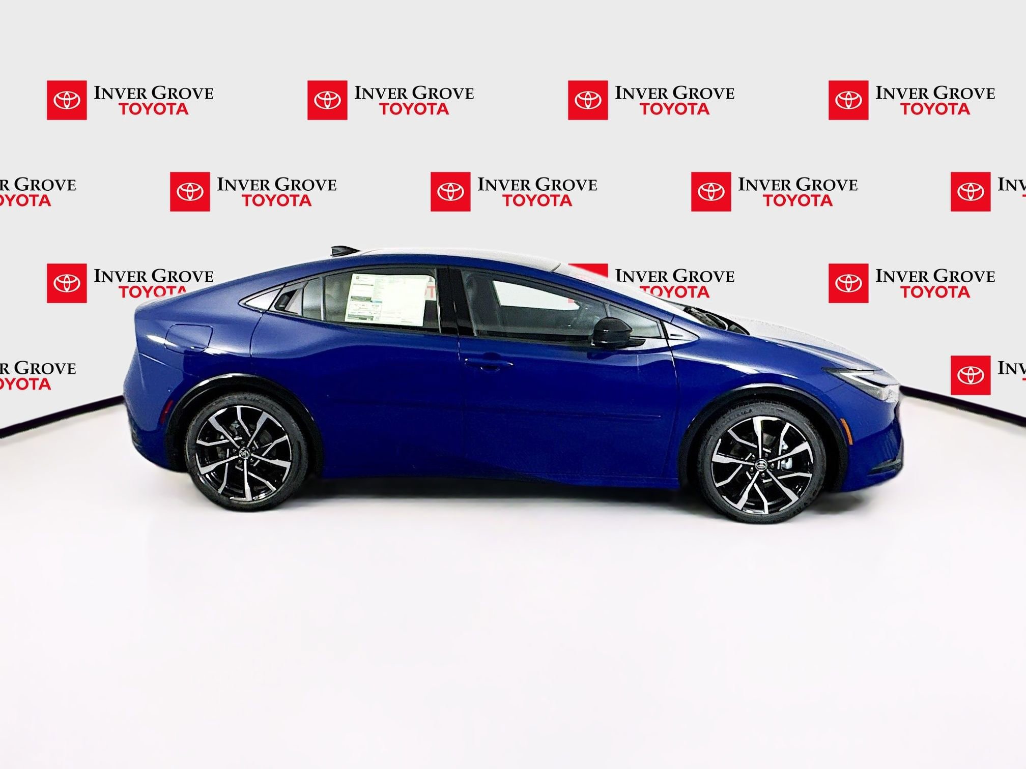 New 2026 Toyota Prius Plug-In Hybrid FWD image 4