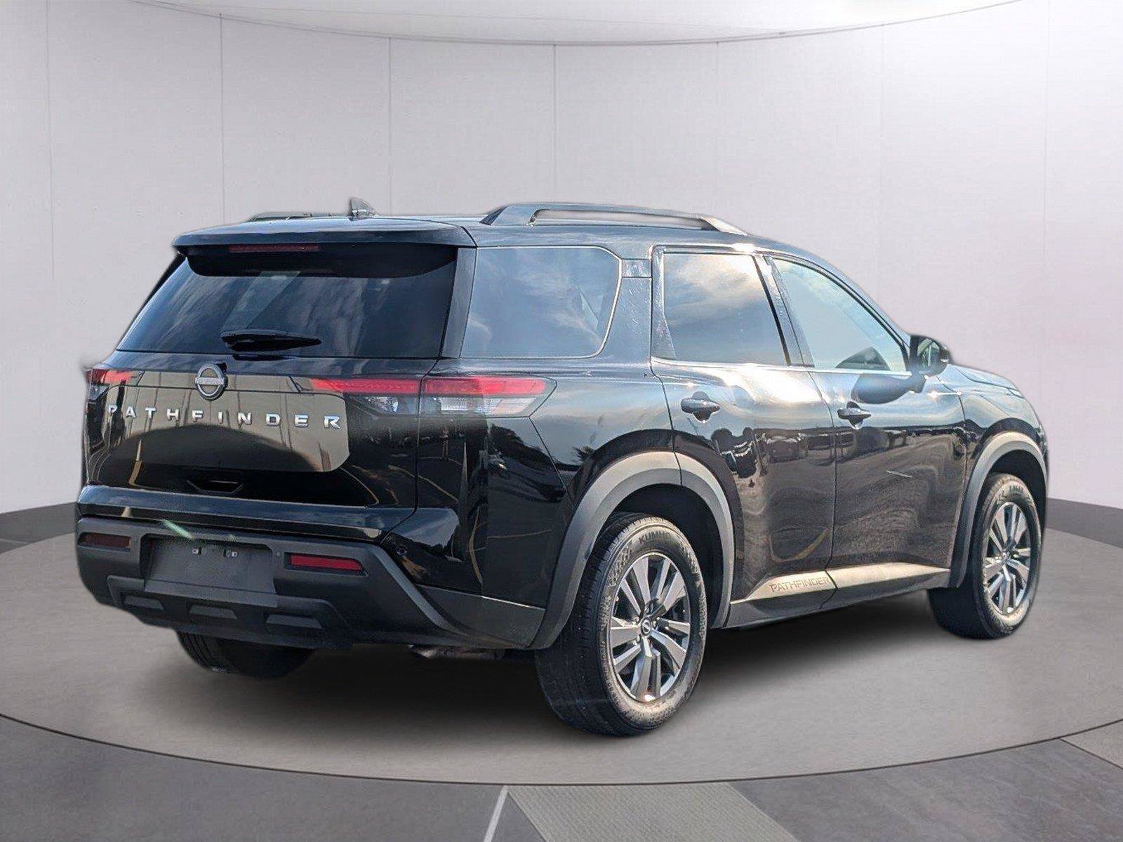 Used 2025 Nissan Pathfinder SV FWD image 7