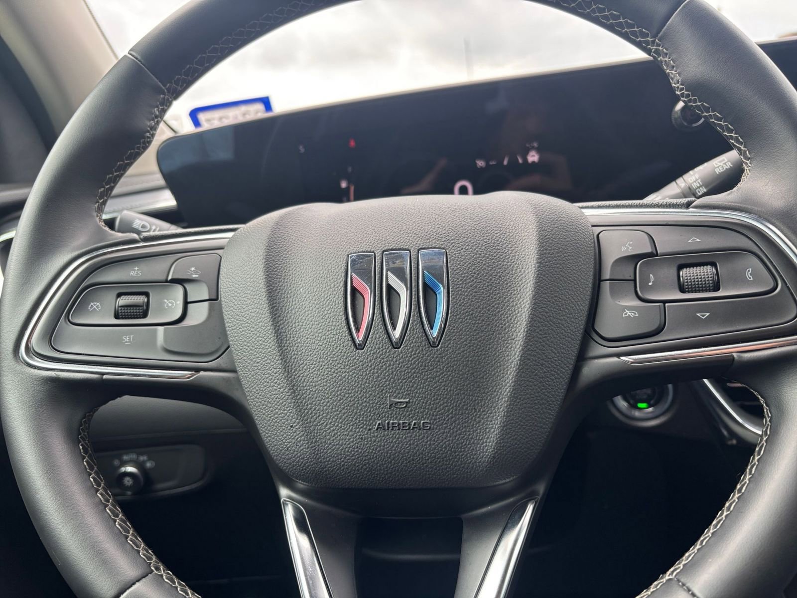 Used 2025 Buick Encore GX Preferred FWD image 27