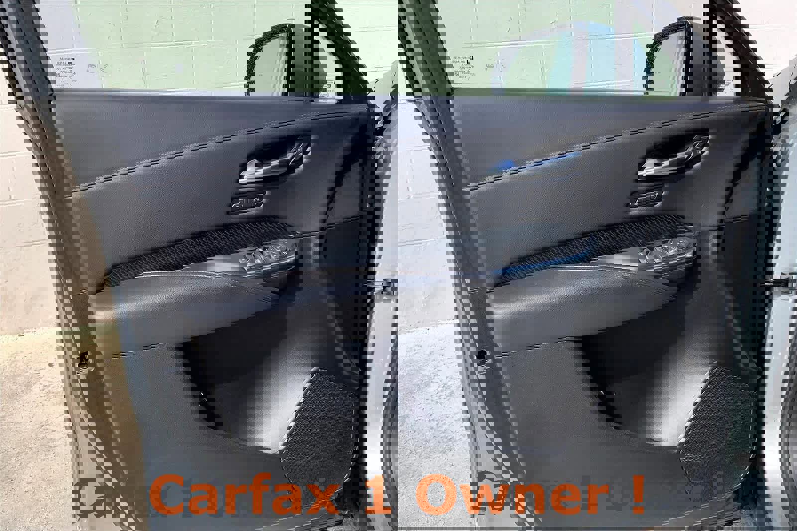 Used 2023 Cadillac XT4 Sport image 28