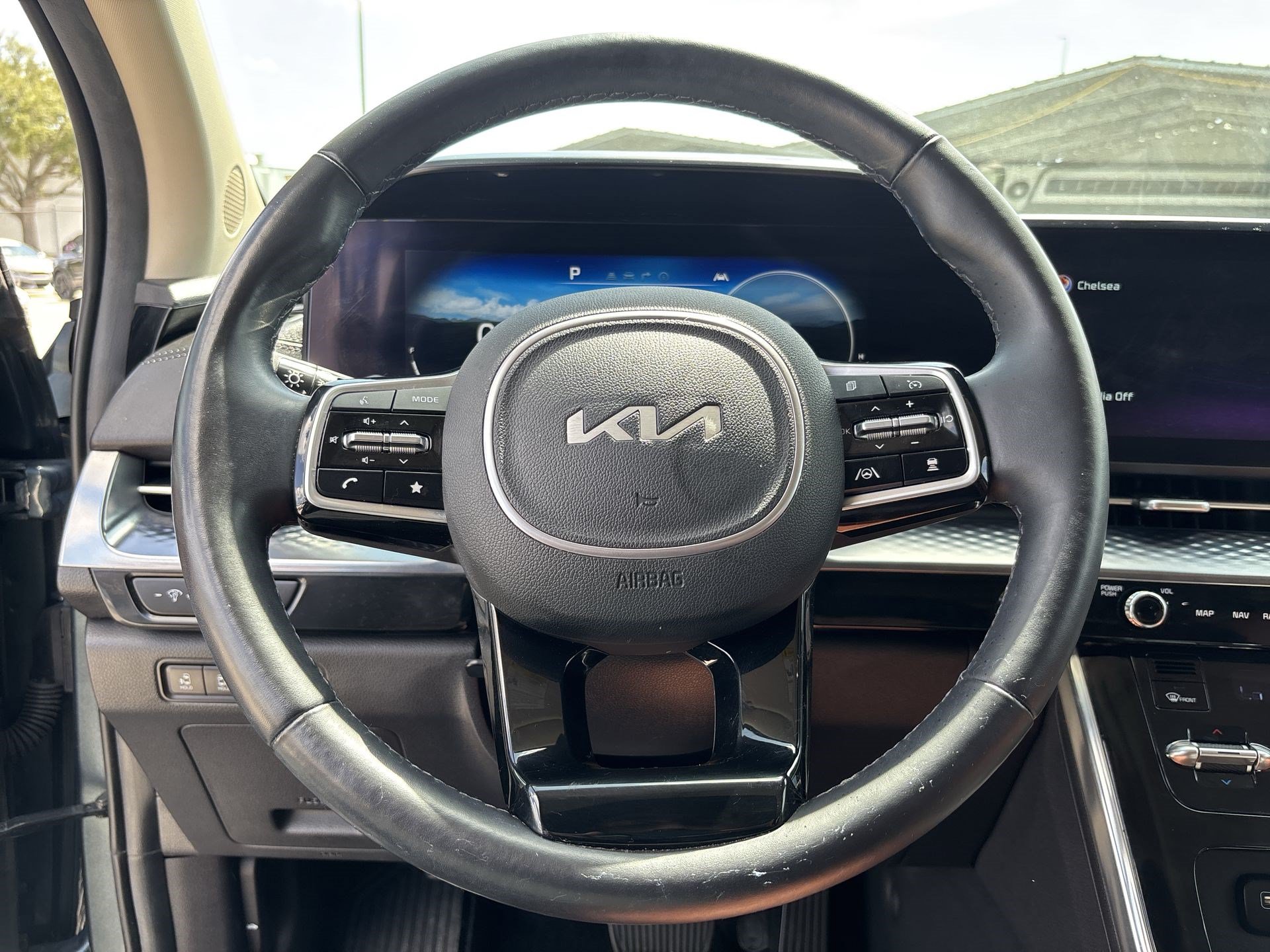 Used 2022 Kia Carnival SX Prestige FWD image 11