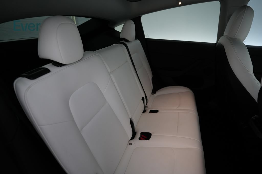Used 2023 Tesla Model Y Long Range AWD/4WD image 5