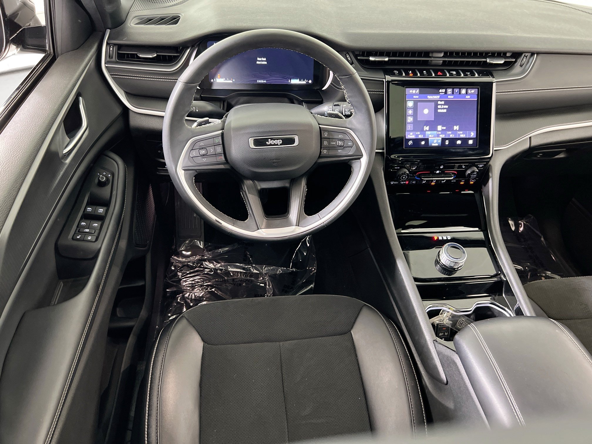Used 2023 Jeep Grand Cherokee Altitude AWD/4WD image 22
