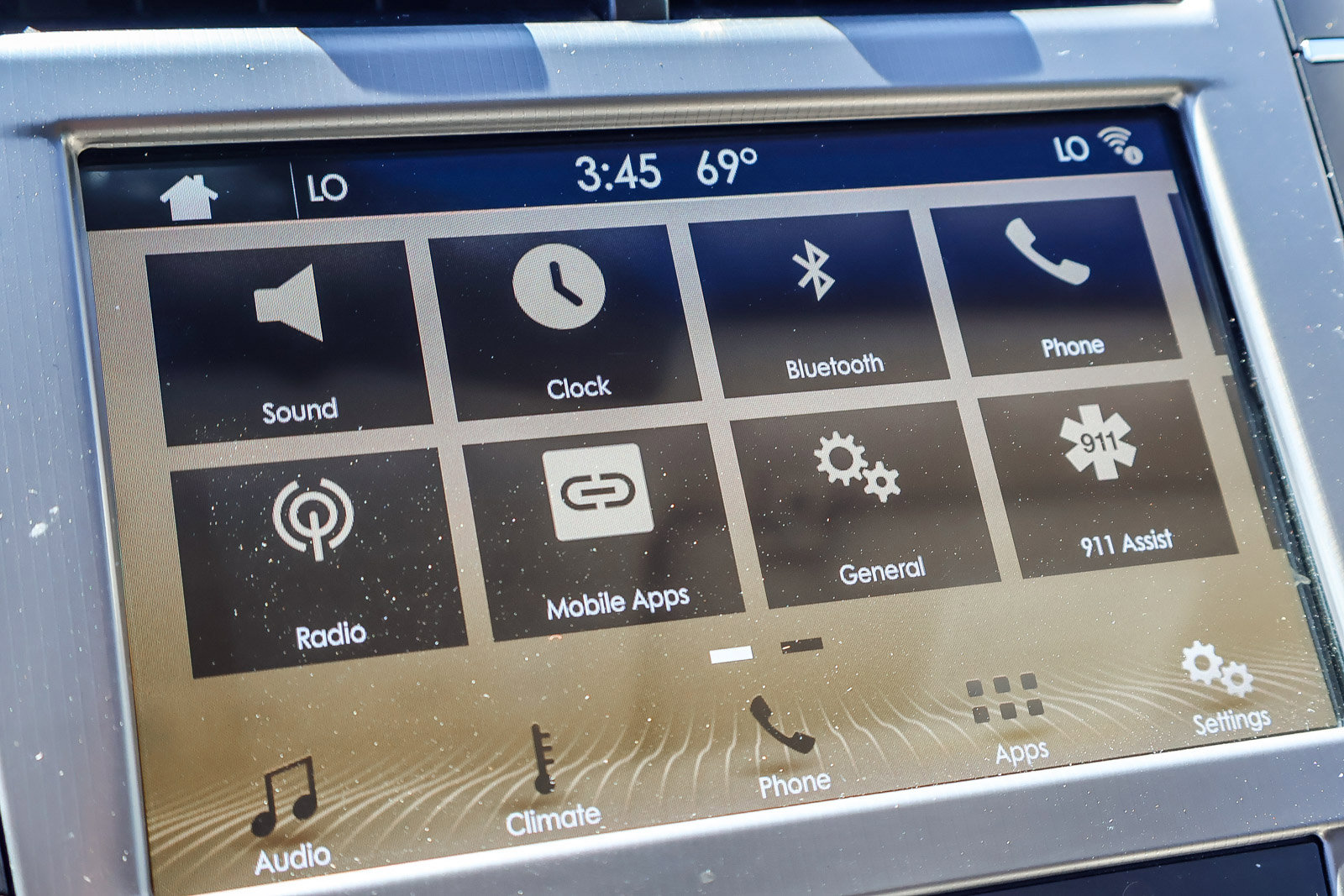 Used 2017 Lincoln MKZ Premiere image 4