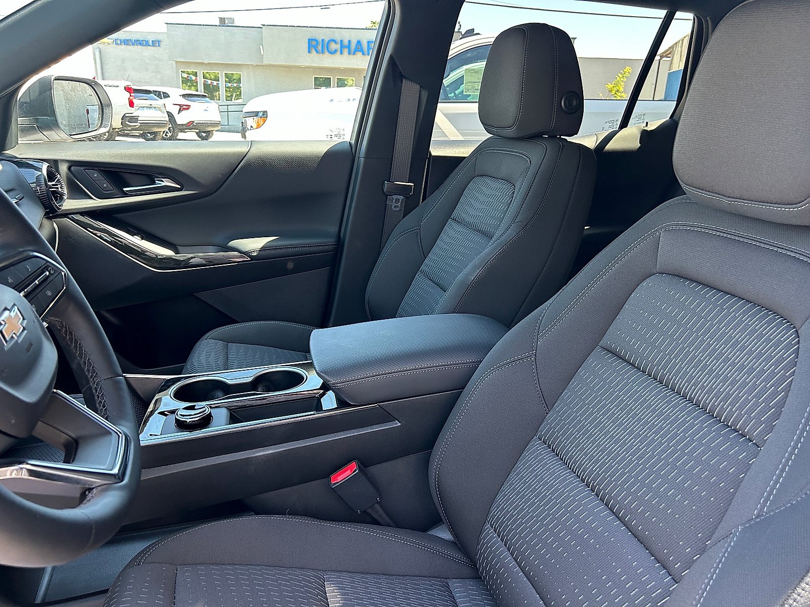 New 2026 Chevrolet Equinox LT w/ Safety and Technology Package FWD image 11