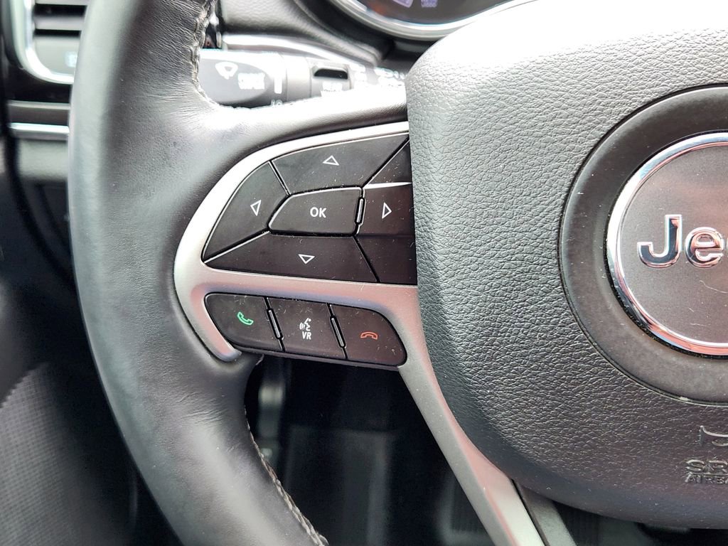 Used 2019 Jeep Grand Cherokee Overland AWD/4WD image 18