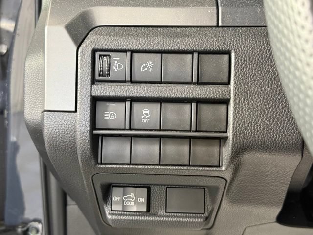 Used 2024 Toyota Tacoma SR5 AWD/4WD image 37