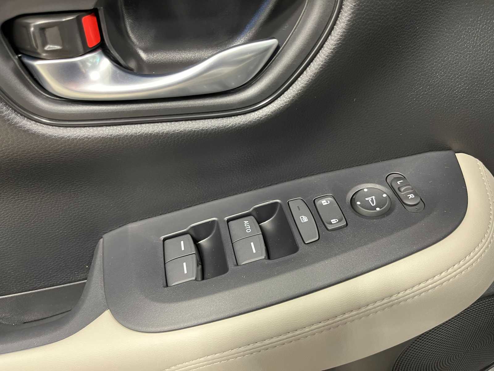 New 2026 Honda HR-V LX image 13