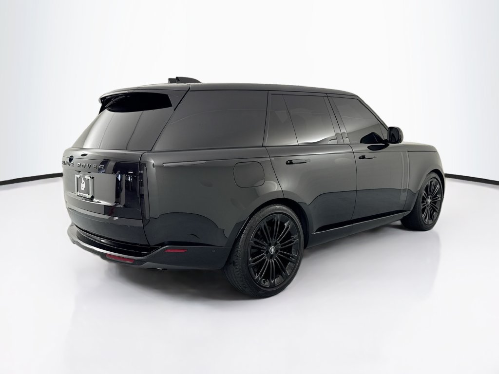Used 2025 Land Rover Range Rover SE AWD/4WD image 5