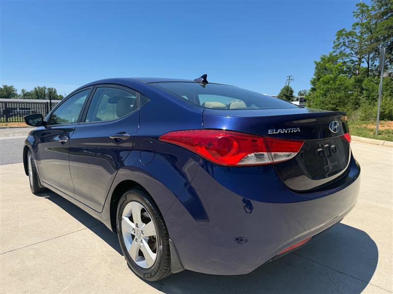 Used 2013 Hyundai Elantra GLS w/ Preferred Pkg FWD image 3