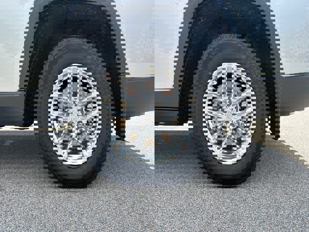 New 2025 Jeep Grand Cherokee L Laredo w/ Trailer Tow Package image 40