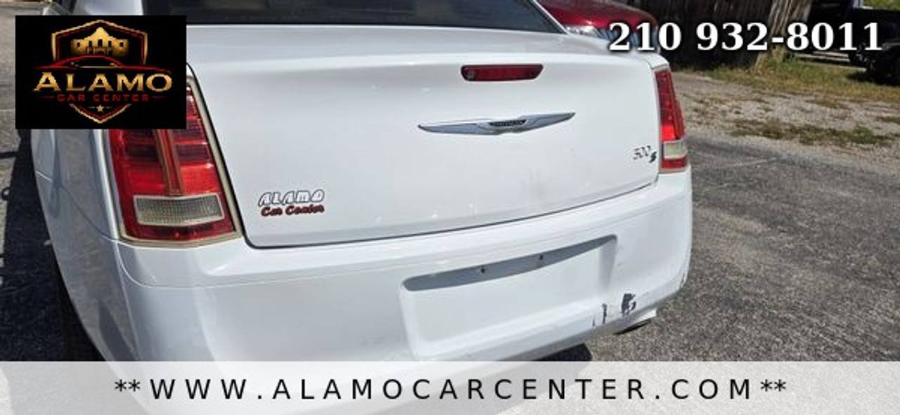 Used 2013 Chrysler 300 S RWD image 10