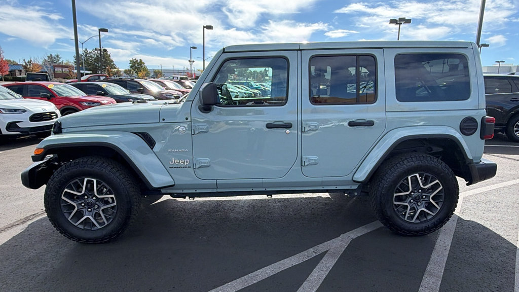 Used 2024 Jeep Wrangler Unlimited Sahara AWD/4WD image 6
