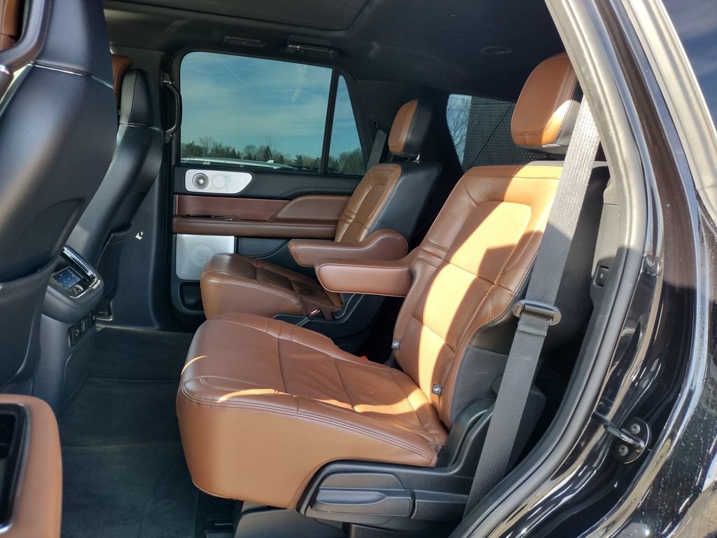 Used 2022 Lincoln Navigator Reserve AWD/4WD image 8