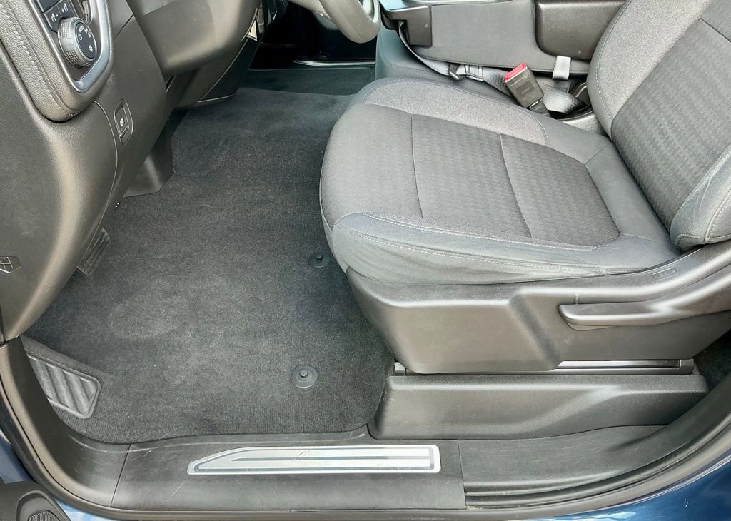 Used 2020 Chevrolet Silverado 1500 LT w/ LT Value Package AWD/4WD image 39