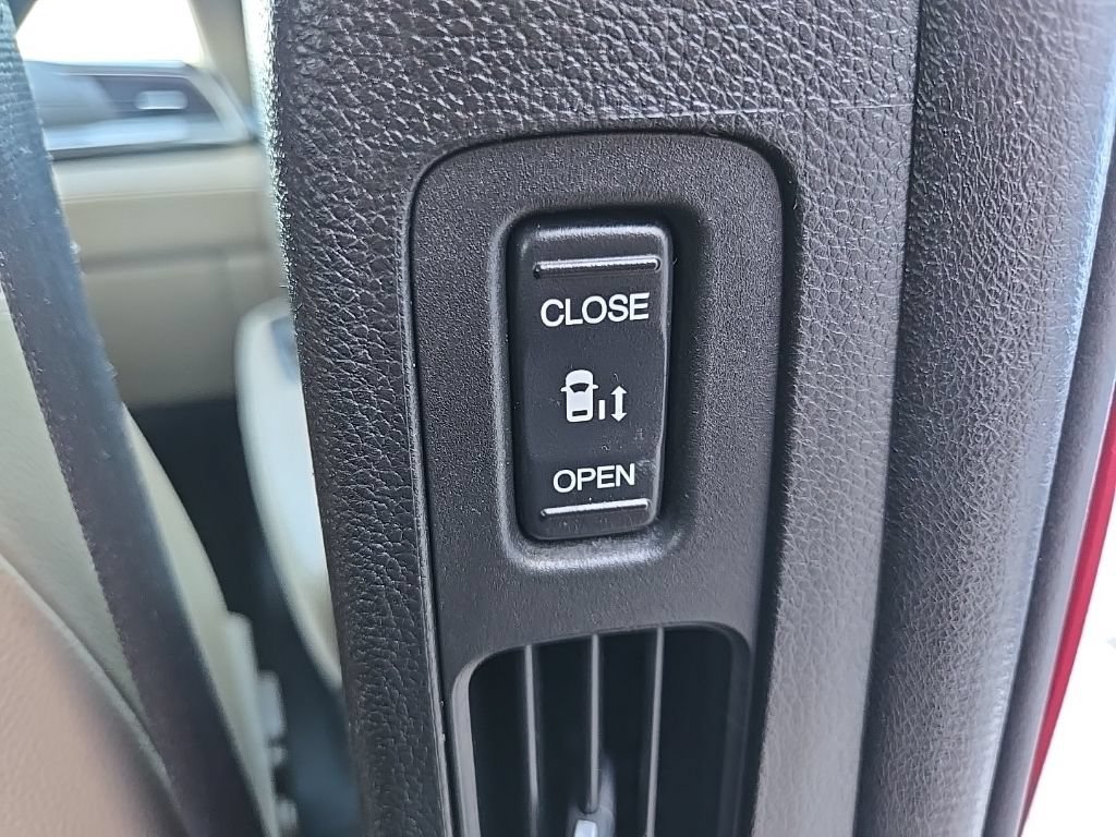 Used 2024 Honda Odyssey Elite image 95