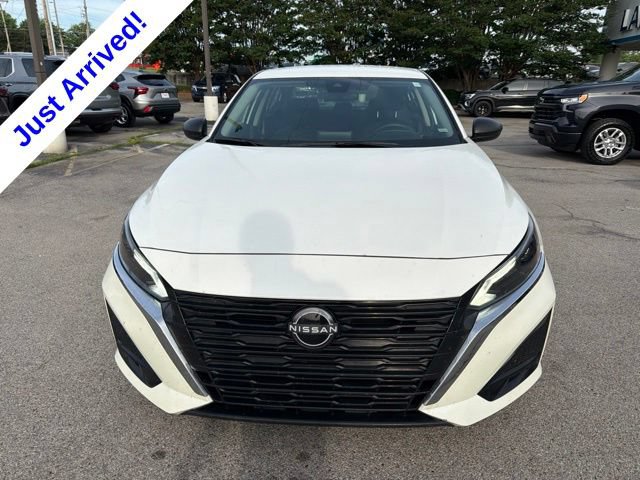 Used 2024 Nissan Altima 2.5 SV FWD image 8