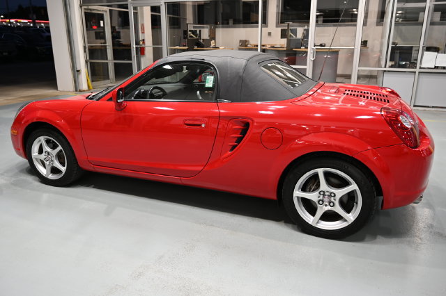 Used 2003 Toyota MR2 RWD image 7