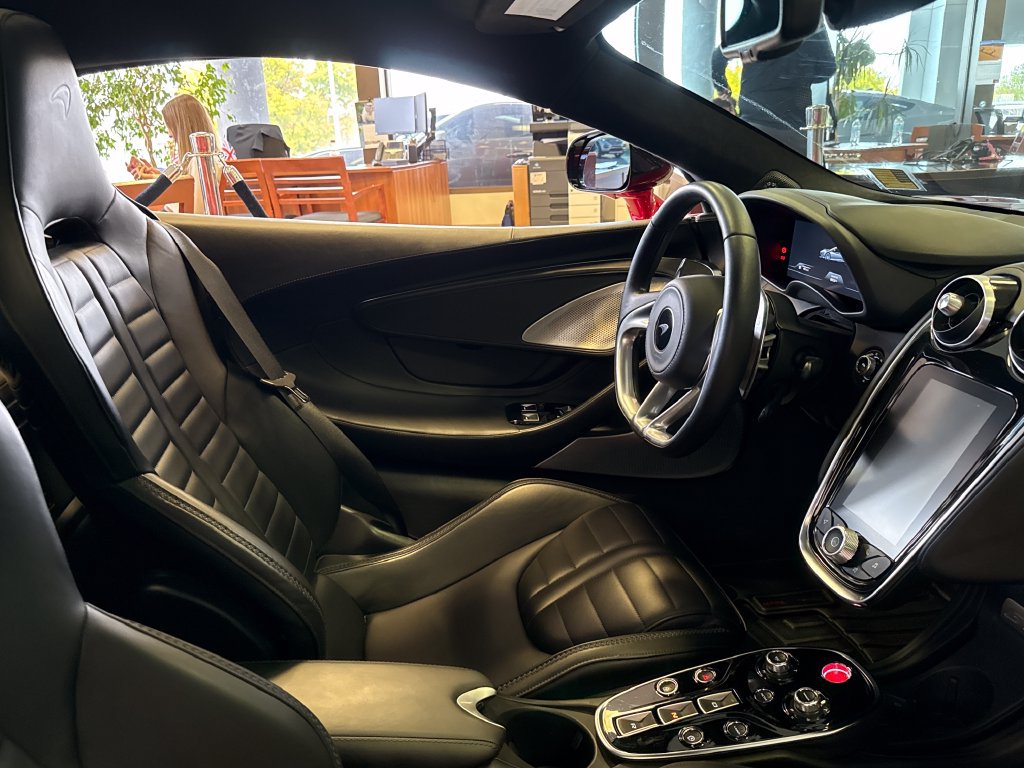 Used 2025 McLaren GTS RWD image 32
