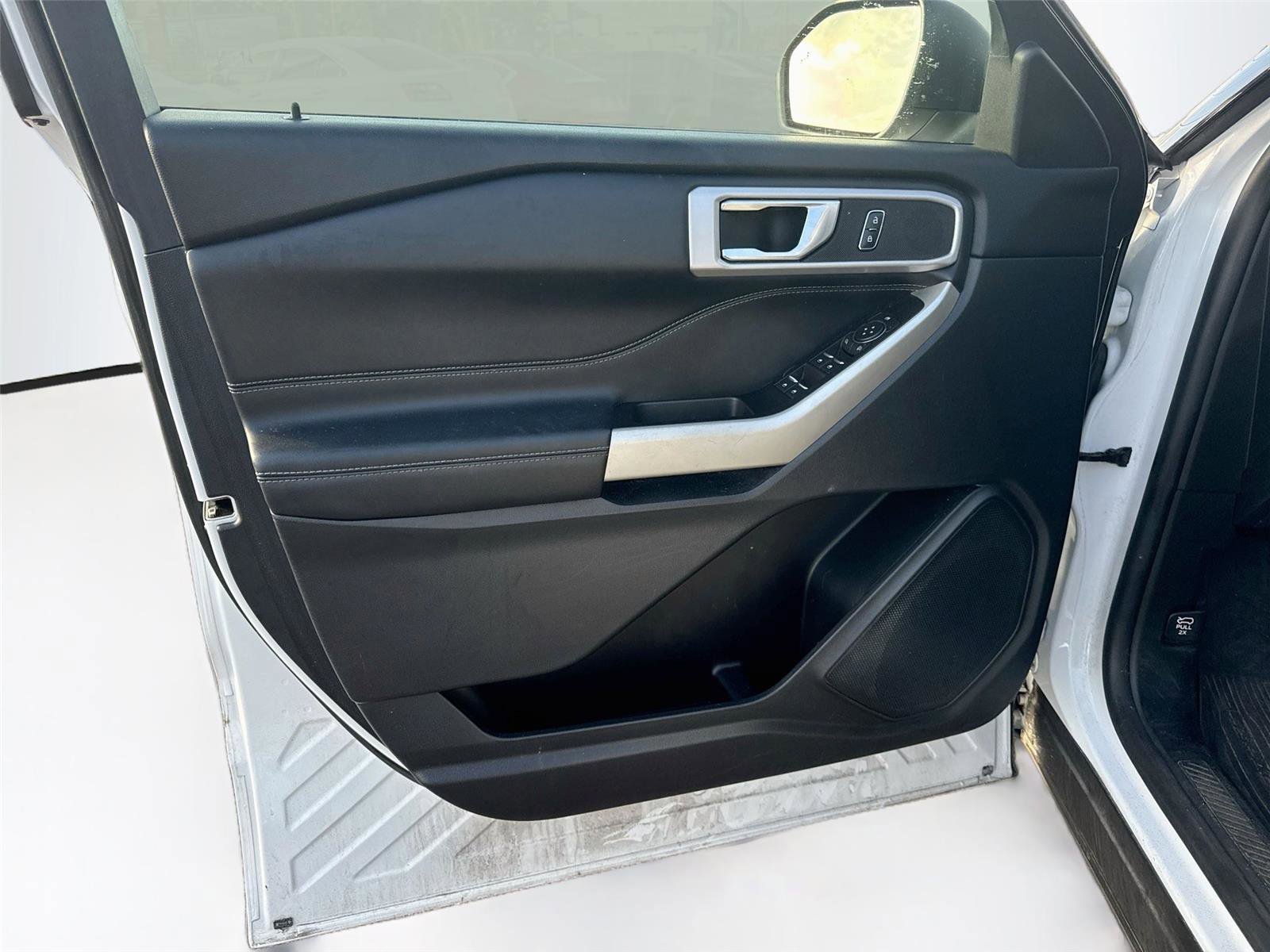 Used 2021 Ford Explorer XLT RWD image 7