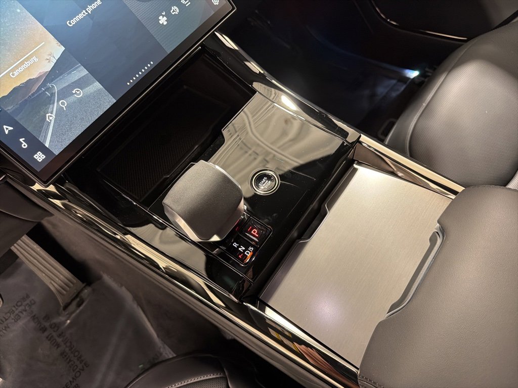 New 2025 Land Rover Range Rover Sport SE image 17